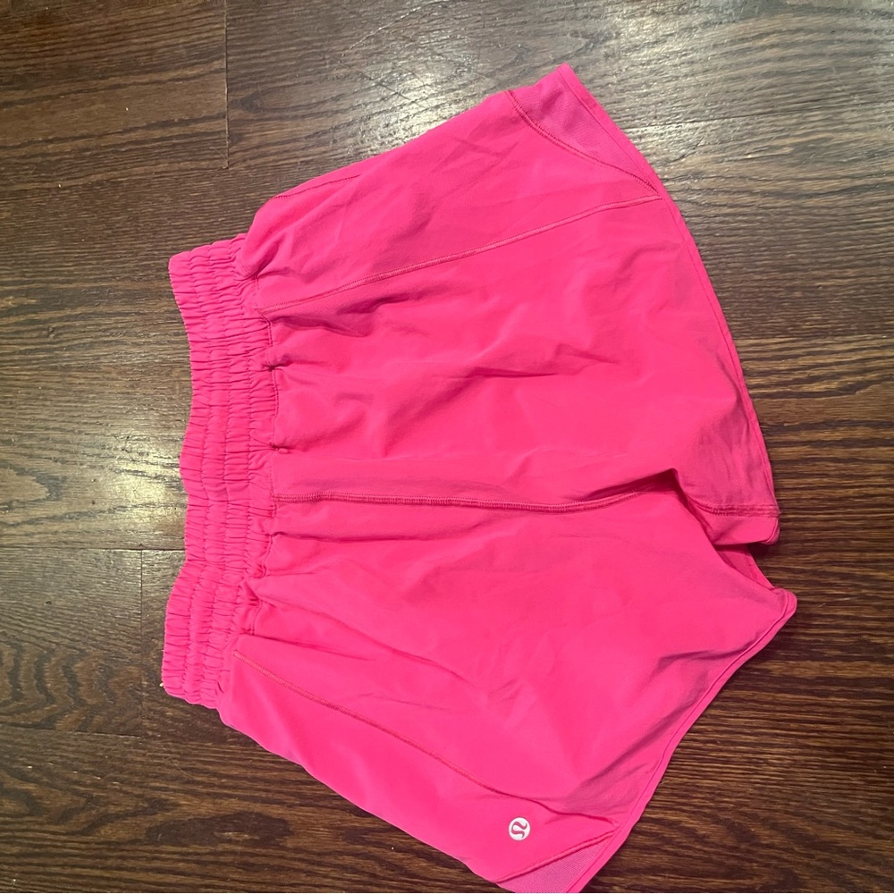 Lululemon size 4 Hotty Hot shorts HR 4” EUC